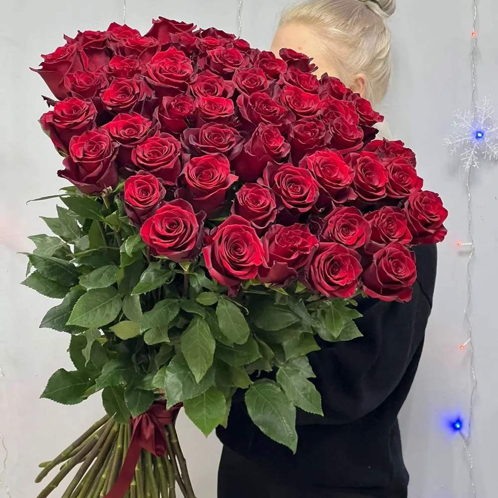 Букет из 55 метровых роз 