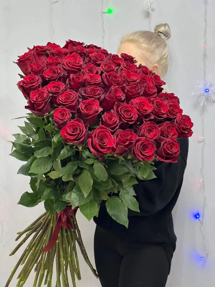 Шикарный букет из 11 метровых роз